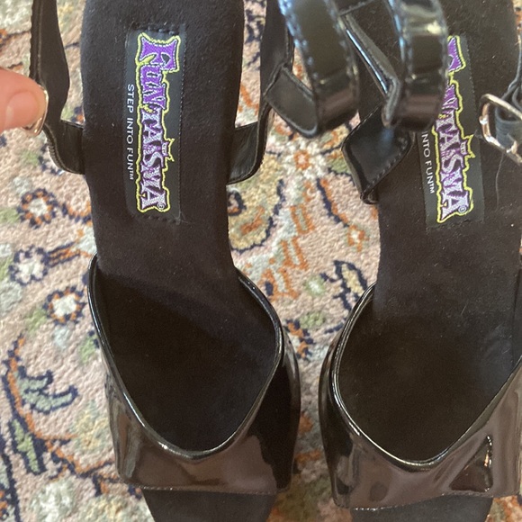 Funtasma/ pleaser style patent heels - Picture 7 of 7